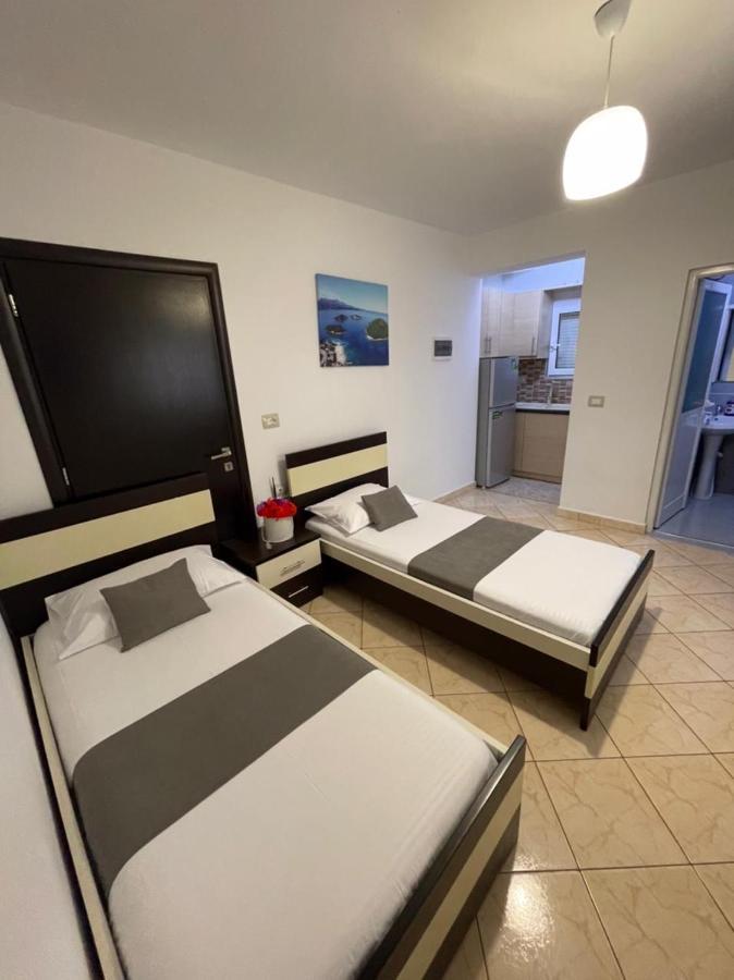 Guesthouse A&F Ksamil Ngoại thất bức ảnh