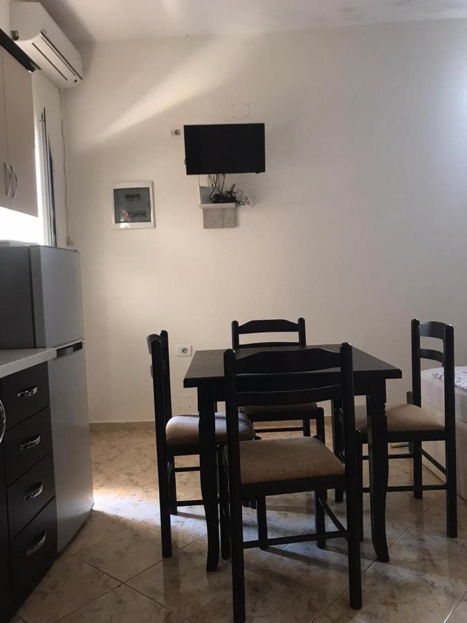 Guesthouse A&F Ksamil Ngoại thất bức ảnh