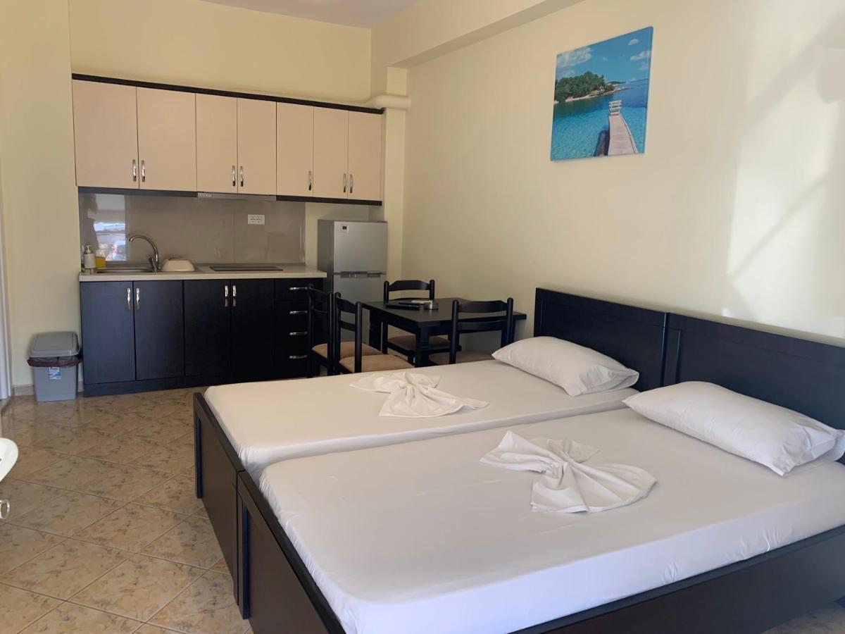 Guesthouse A&F Ksamil Ngoại thất bức ảnh